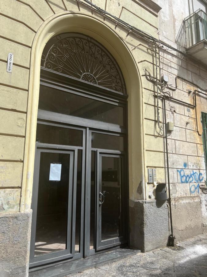 Manu's * Naples